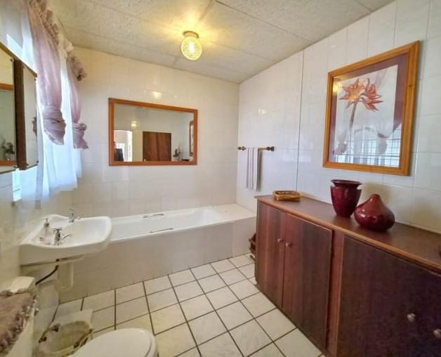 6 Bedroom Property for Sale in Roodewal Free State